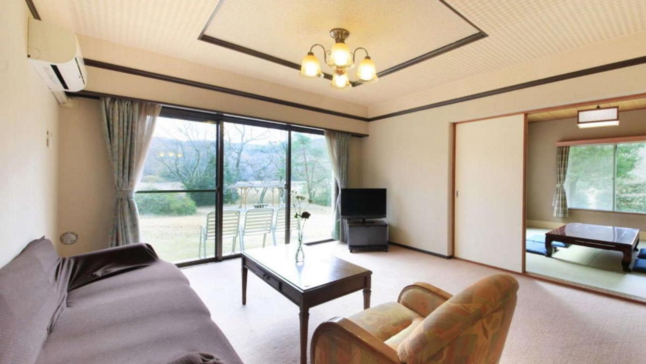 Izu Ippeki Lake Lakeside Terrace Іто Екстер'єр фото